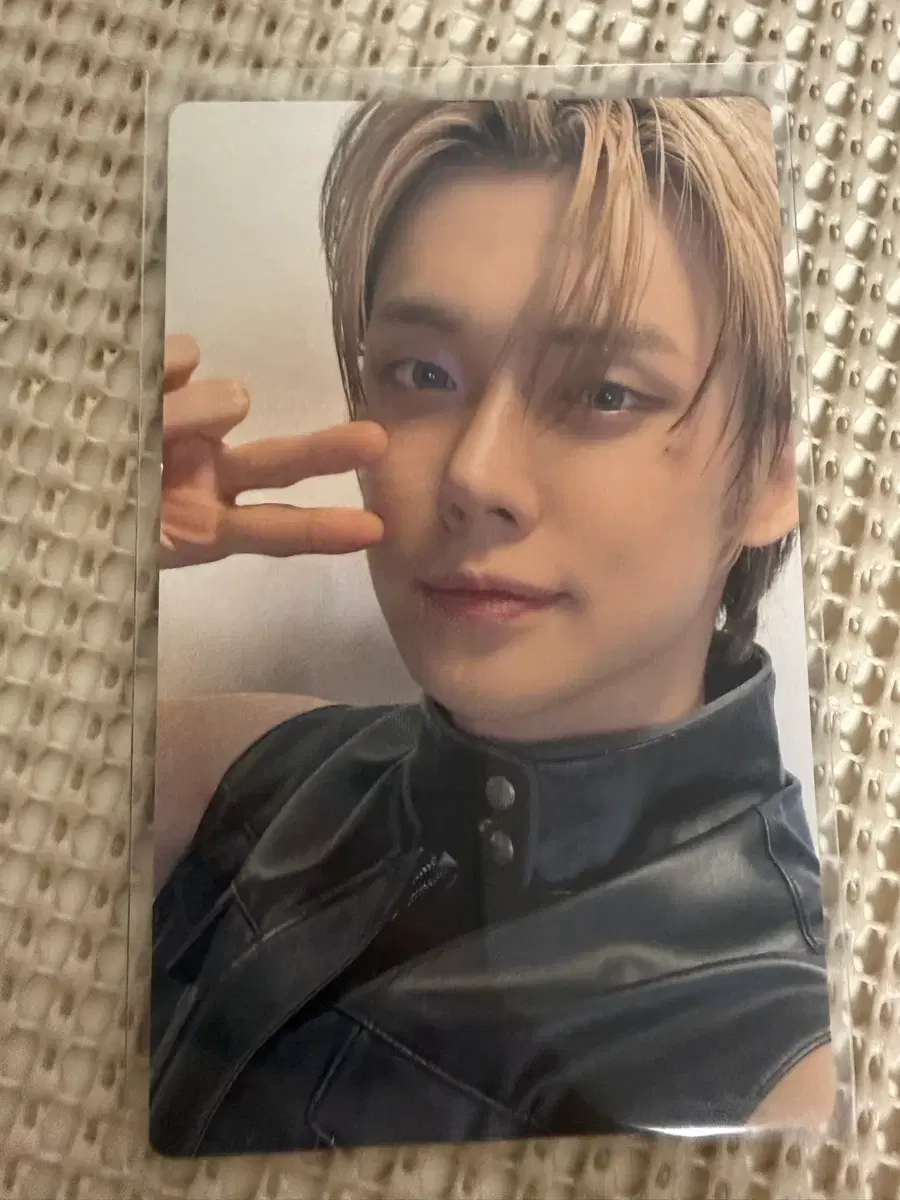 thumbnail-0